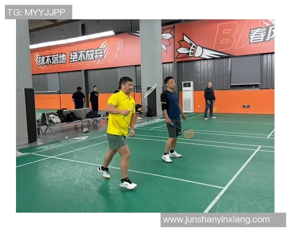 西安羽毛球队团队协作引发热议球员间配合与沟通的挑战与反思 西安羽毛球队团队协作引发热议球员间配合与沟通的挑战与反思